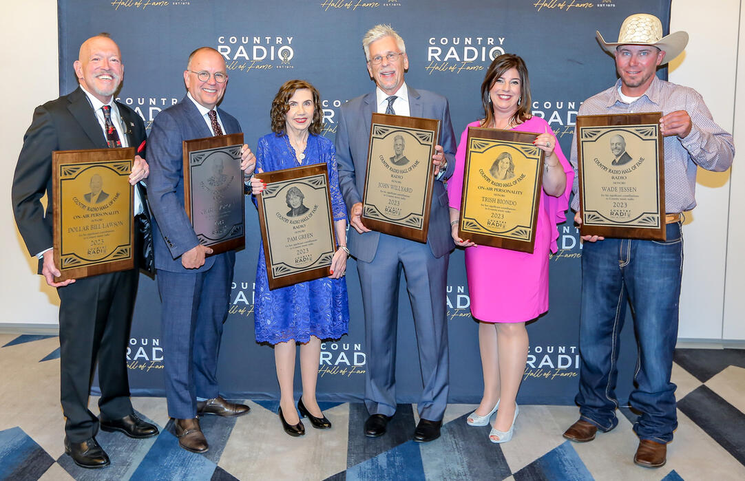  Country Radio Hall Of Fame Inducts Six; Honors Barbara Mandrell