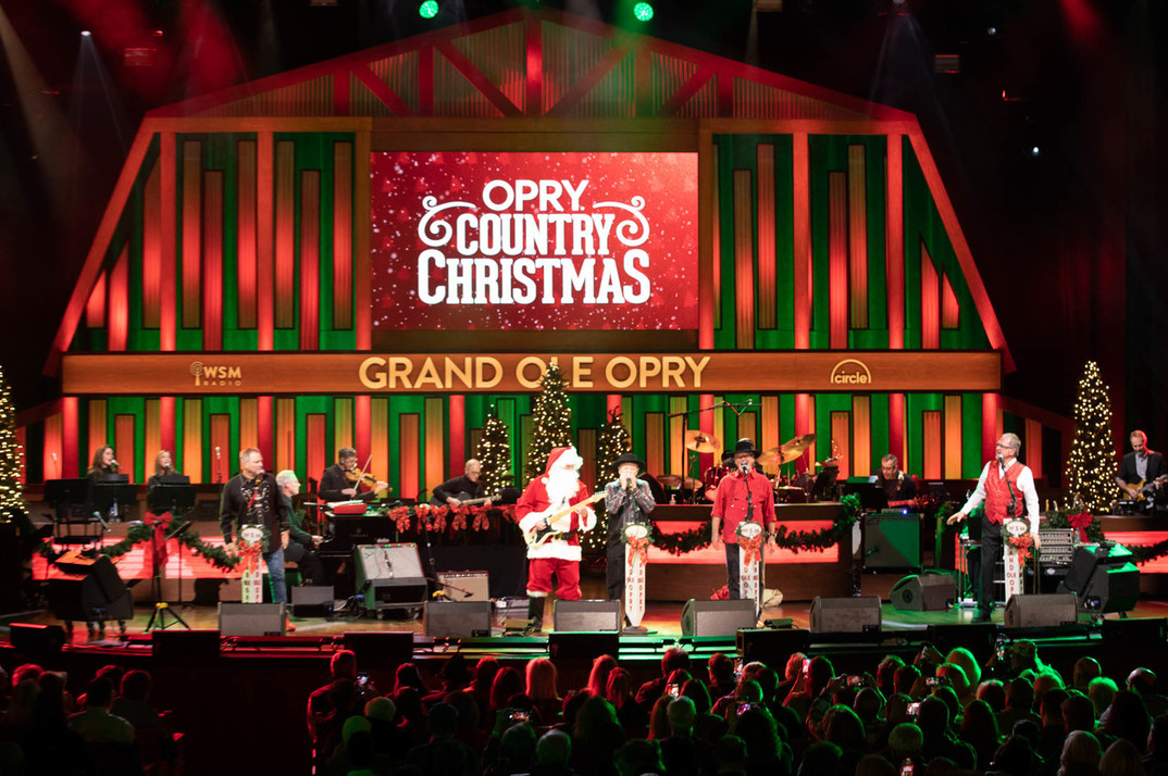  Lauren Alaina, Scotty McCreery, Lady A And More To Be Featured In ‘Opry Country Christmas’